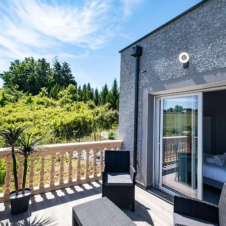 L'echappee De - Piscine - - Sauna