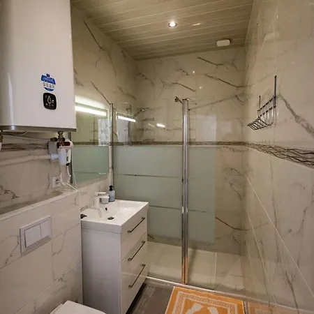 L'echappee De - Piscine - - Sauna